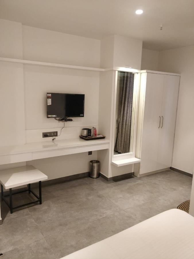 Hotel My Home Residency Нашик Екстериор снимка