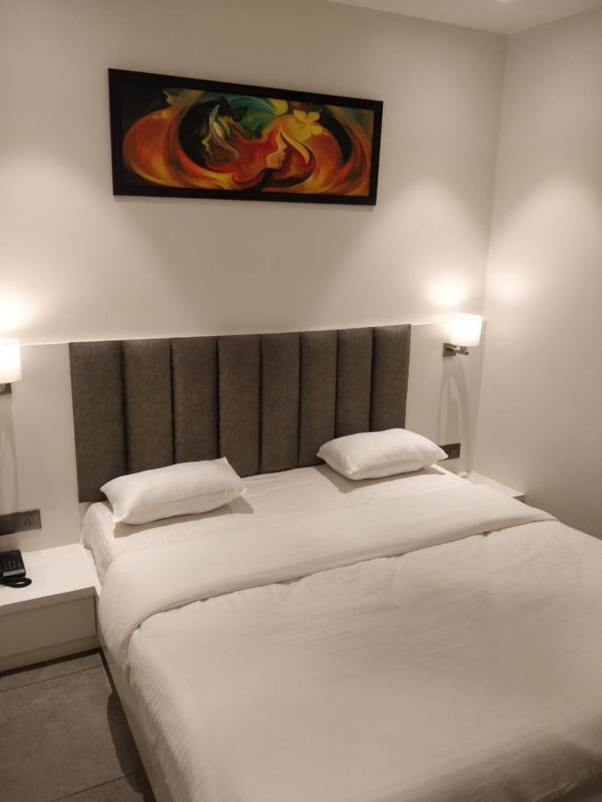 Hotel My Home Residency Нашик Екстериор снимка