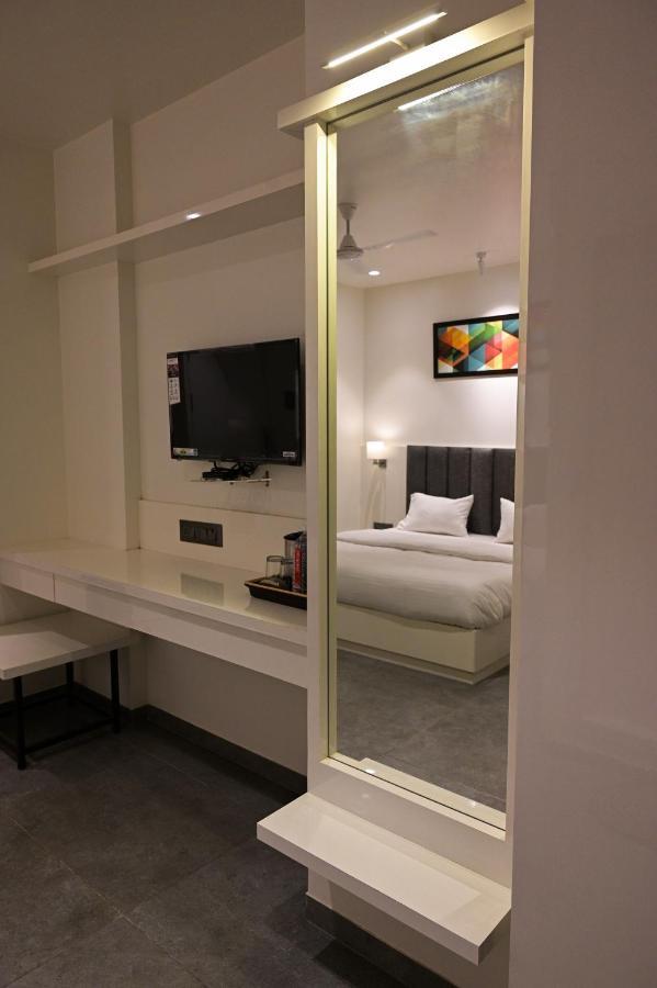 Hotel My Home Residency Нашик Екстериор снимка