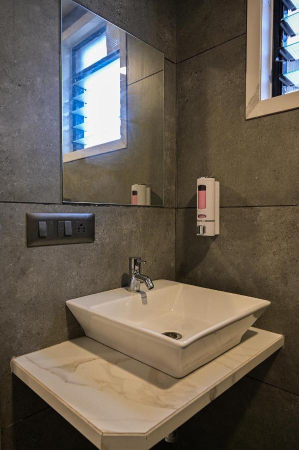 Hotel My Home Residency Нашик Екстериор снимка