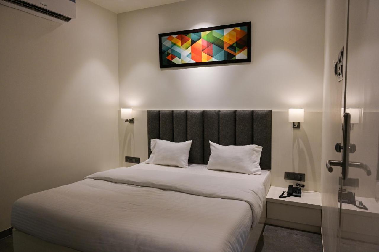 Hotel My Home Residency Нашик Екстериор снимка