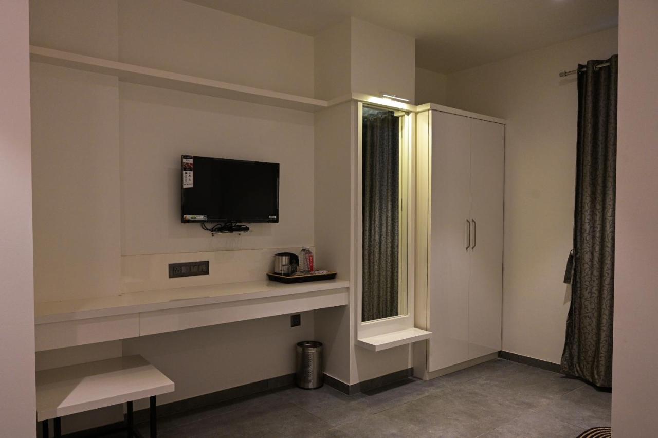 Hotel My Home Residency Нашик Екстериор снимка